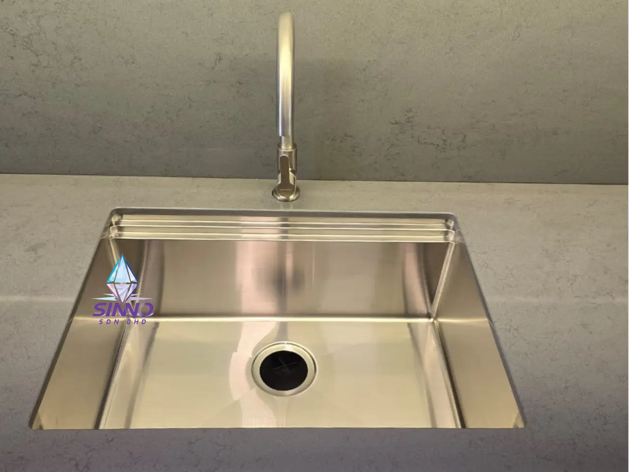 undermount sink without white edging