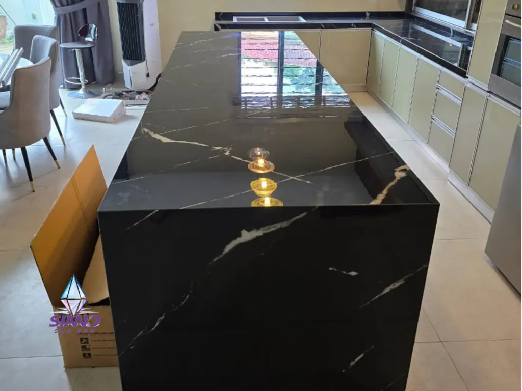 moca-compact-black-marquina-7.webp