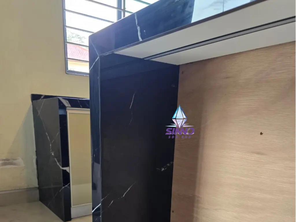 moca-compact-black-marquina-1.webp