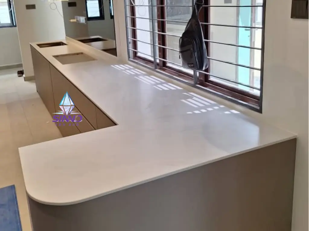 zenstone-ariston-white-2.webp