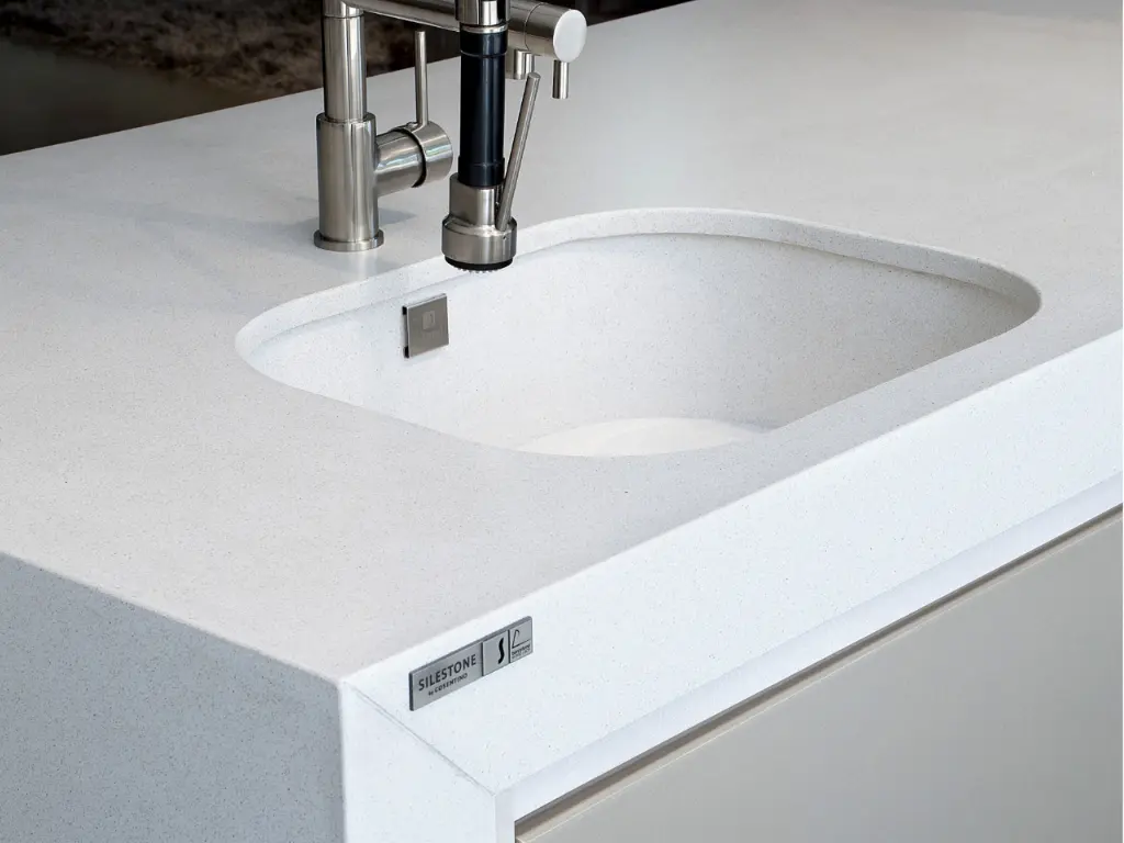 White Storm (2).webp