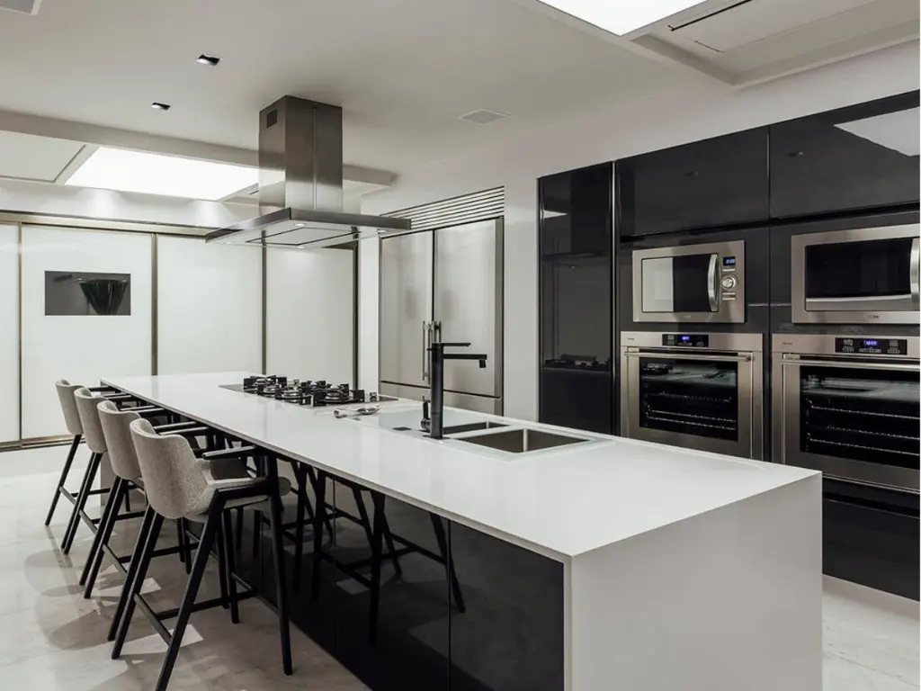 White Storm (13).webp