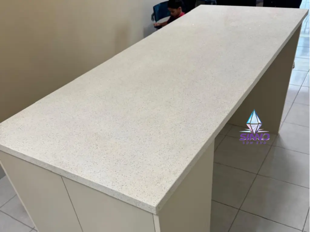 White Mirror (3).webp