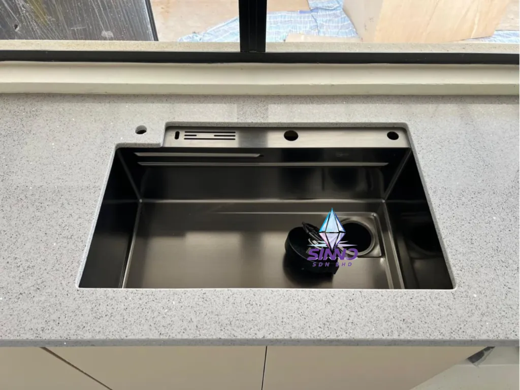 Grey Mirror (5).webp