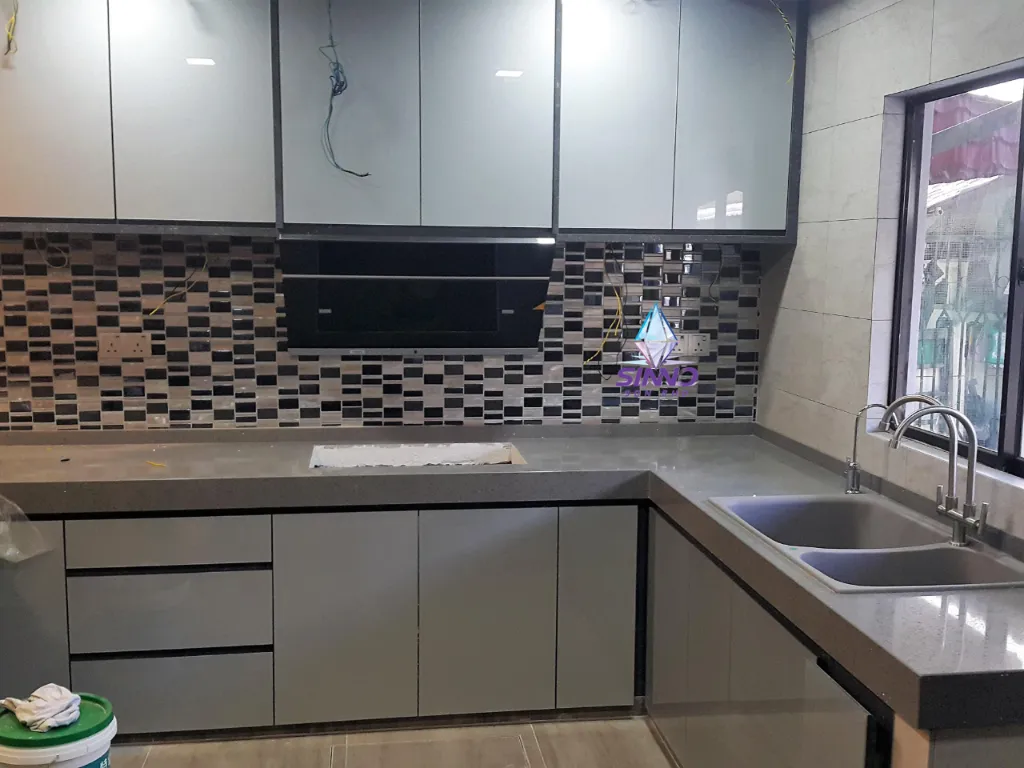 Grey Mirror (13).webp