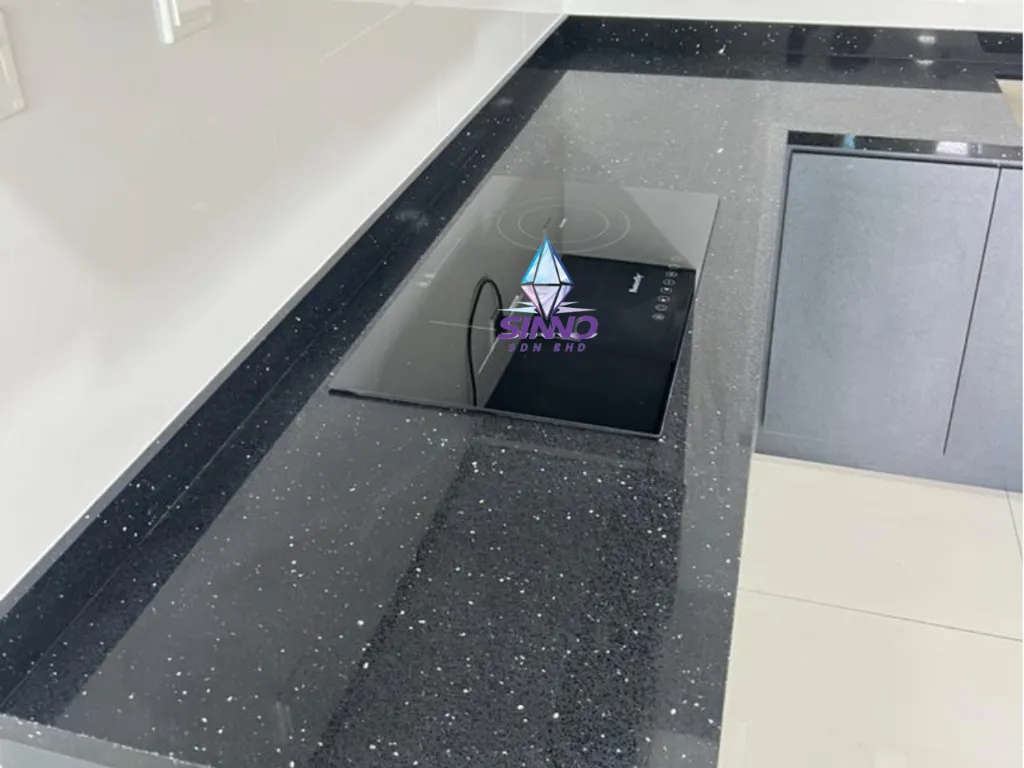 Black Mirror (3).webp