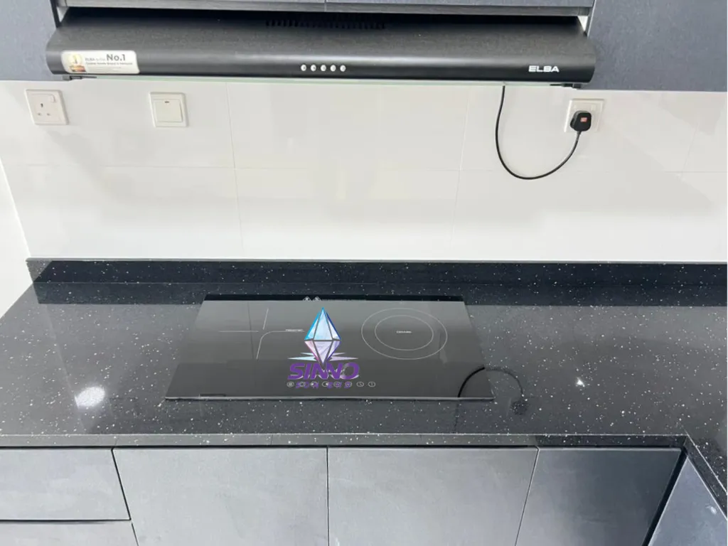 Black Mirror (5).webp