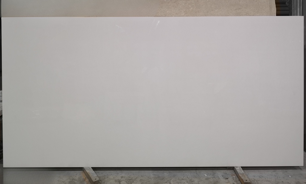 [PSR-687G-SF] Gloss White (SF)