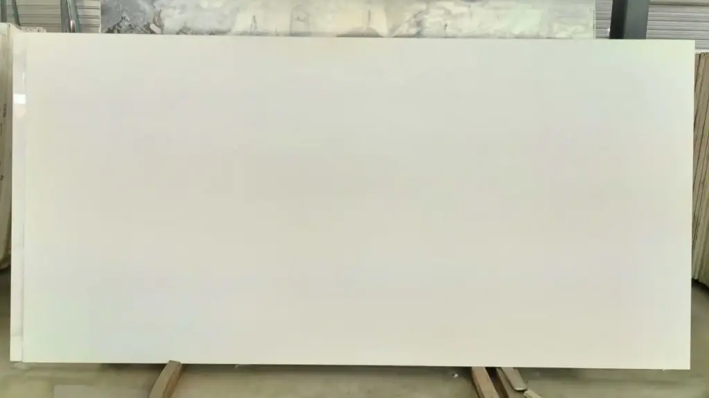 [PSL12-687M-SF] Classic White (SF)